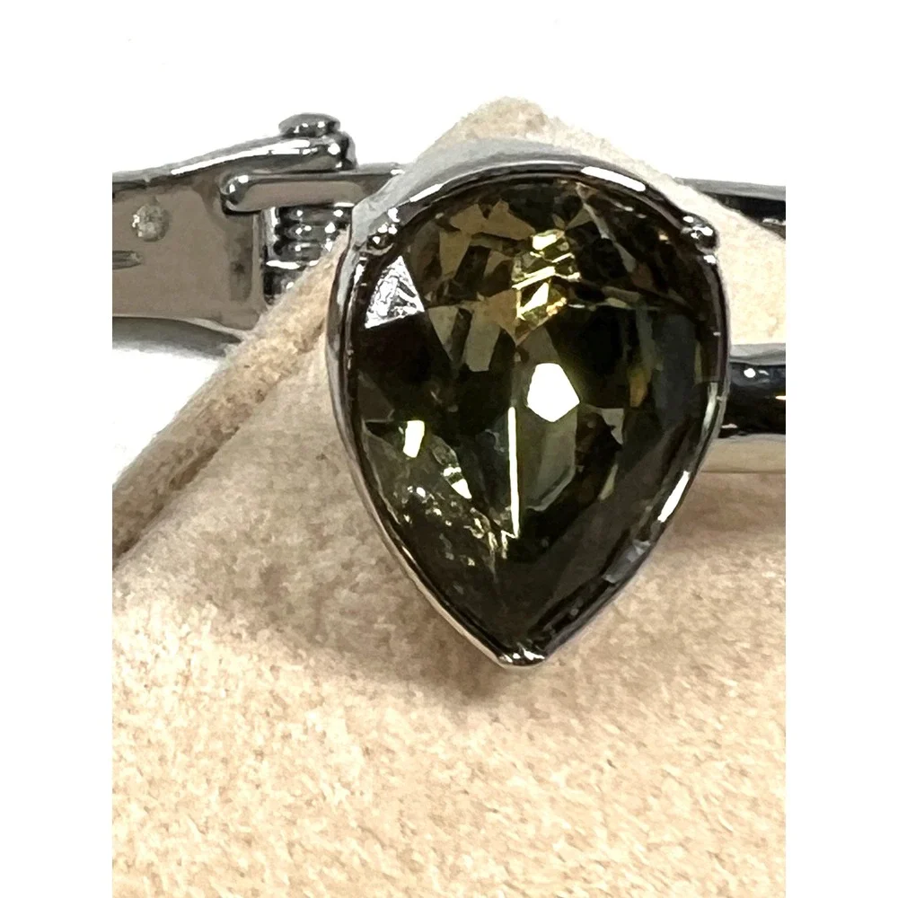 Silver‎ Toned Hinged Bracelet w/ 2 Greenish Color Settings 5